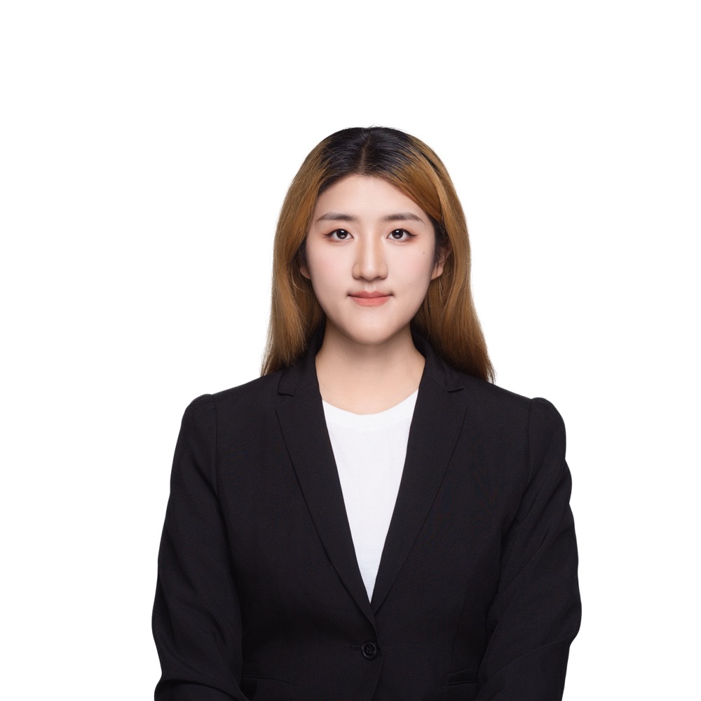 Portrait of Amy Tao.