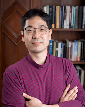 Portrait of Kyoung Whan Choe.